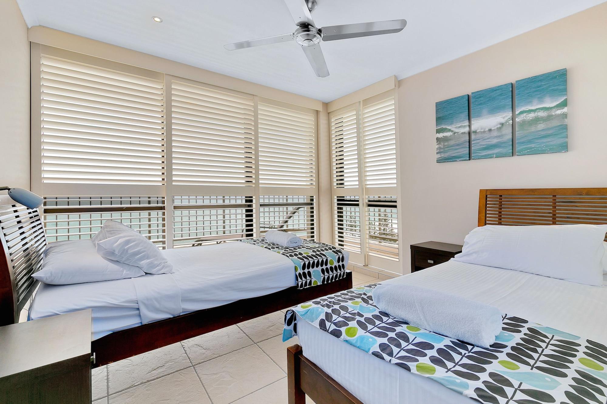 Seaview Aparthotel 4*