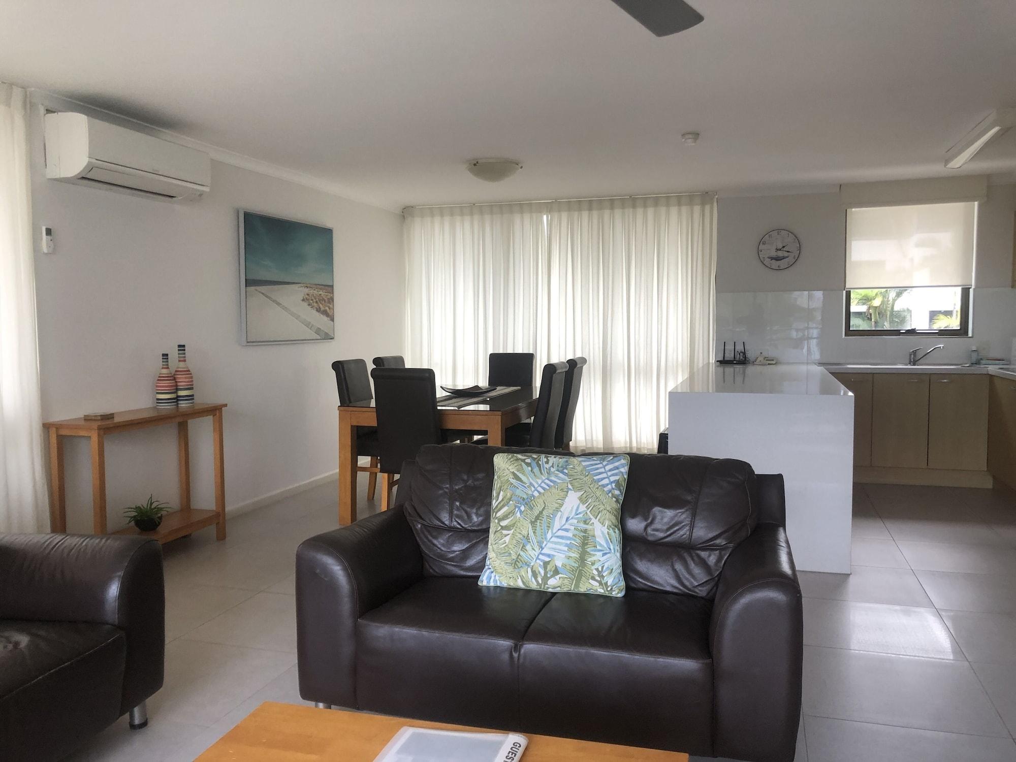 Seaview Aparthotel